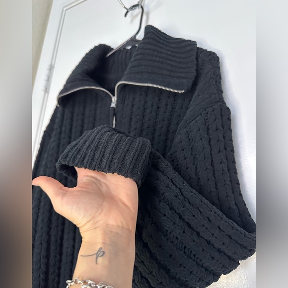 Aerie Quarter Zip Cable Car Cozy Comfort
Knit Sweater Sz XL - Picture 14 of 14